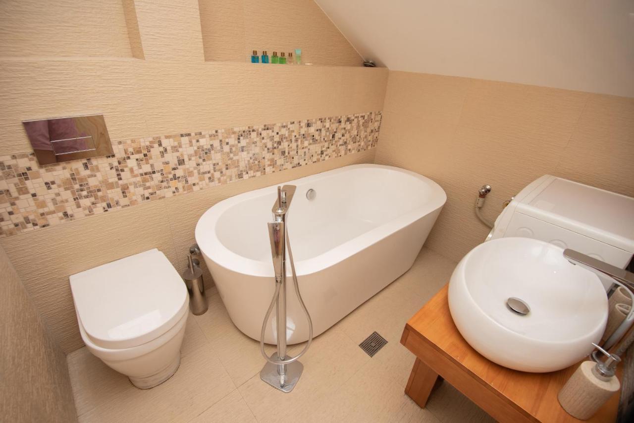 Luxury 4 Bedroom Apartment #1 In The City Center Of טביליסי מראה חיצוני תמונה